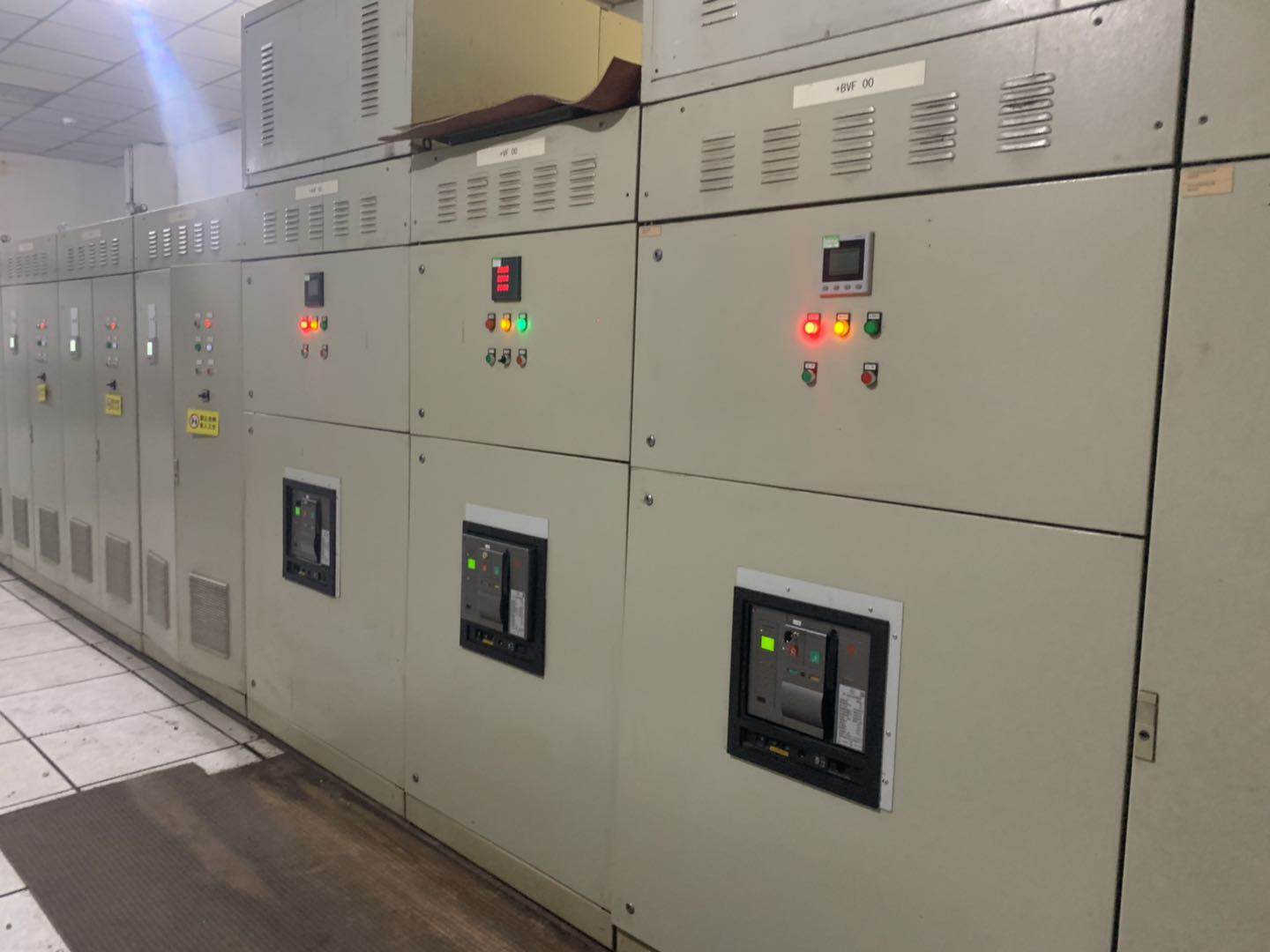 3臺CW3-4000更換ABB. E4